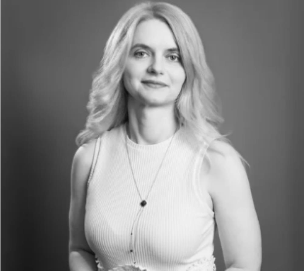 Lora  HRISTOVA